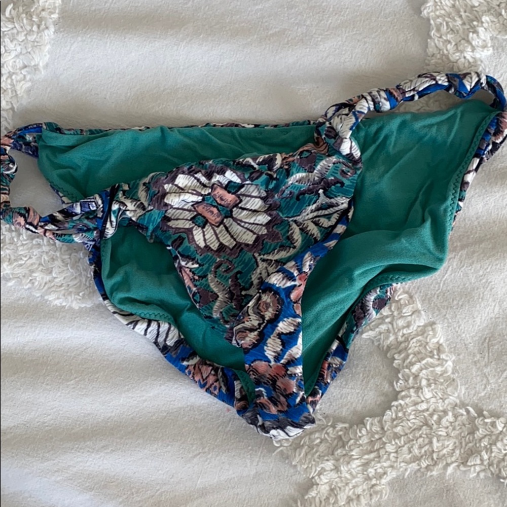 O’Neill bathing suit bottoms